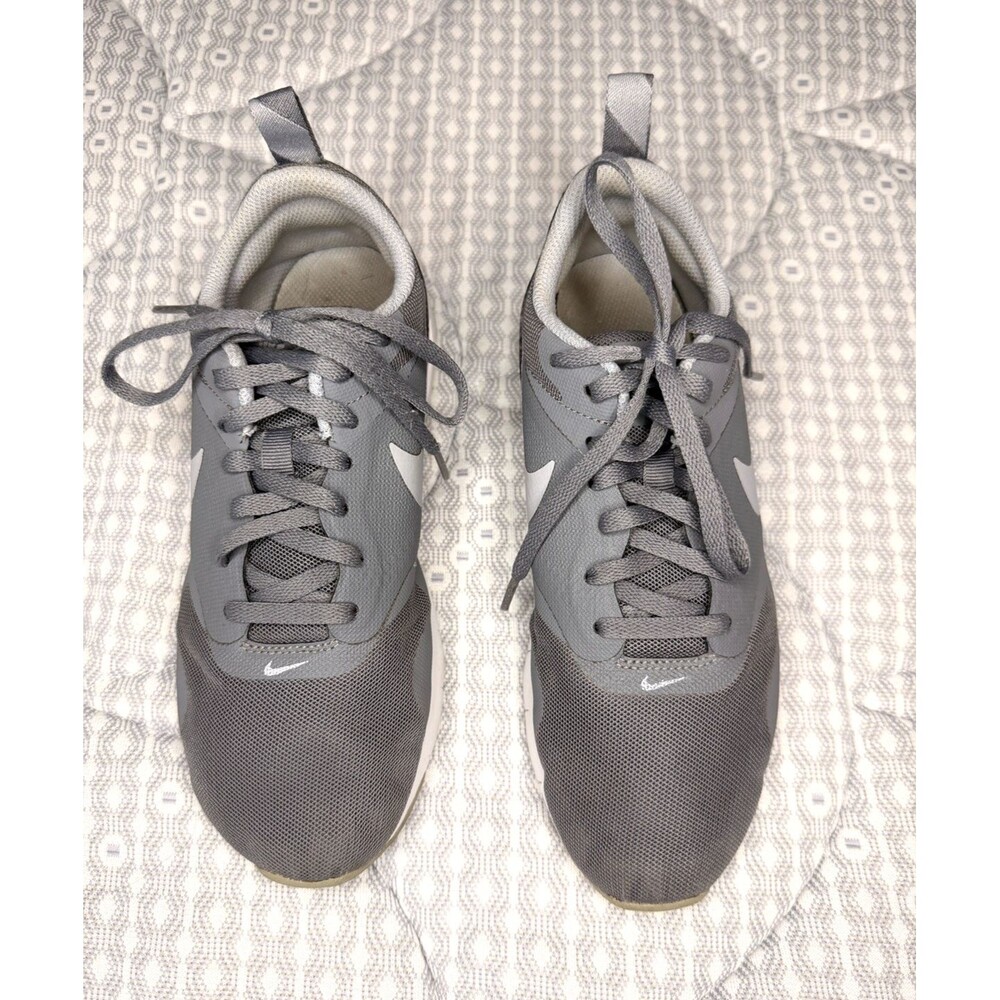 Nike Air Max Tavas Gray Sneakers Women’s 6 / Youth 4.5Y 814443-002